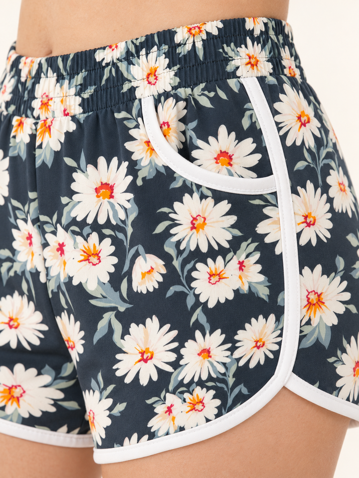 Flower Shorts floral fabric and pocket close-up