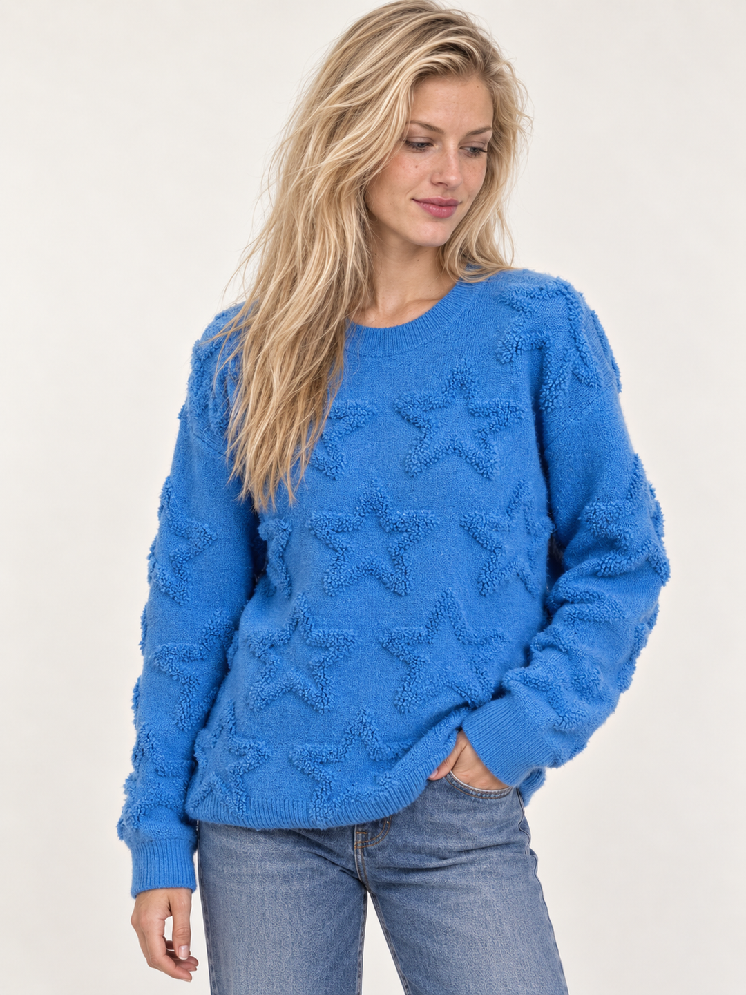 Fuzzy Star Sweater Blue – front view on model