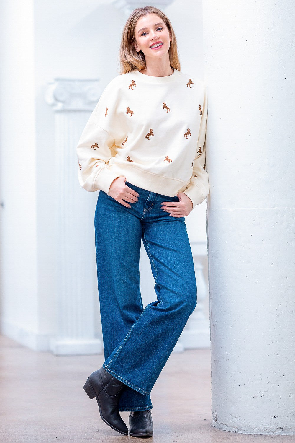 Embroidered Horse Sweatshirt Ivory