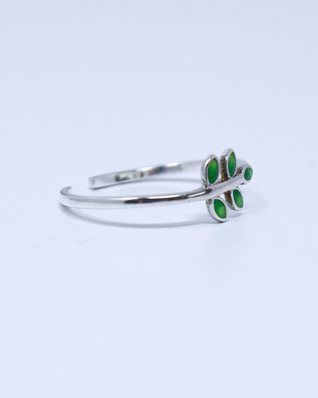 Cheerful Leaves Ring