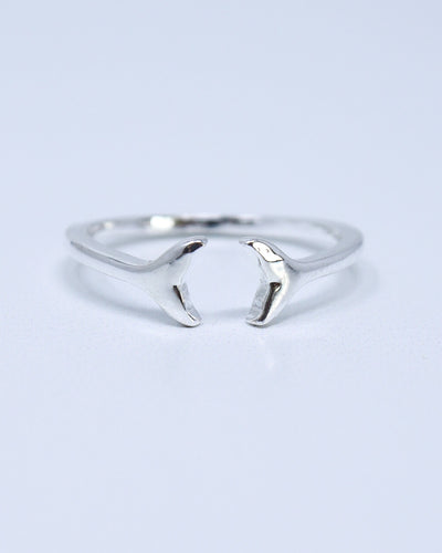 Whale Tails Ring